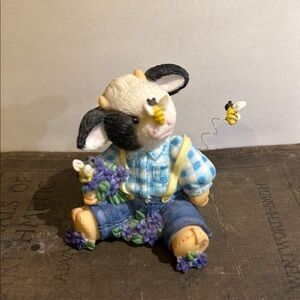 Mary Moos

All a buzz over you